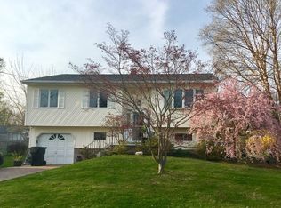 114 Boulevard Ave, West Islip, NY 11795