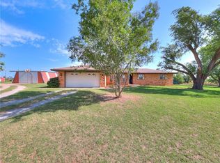 11504 W Darlington Rd, Calumet, OK 73014