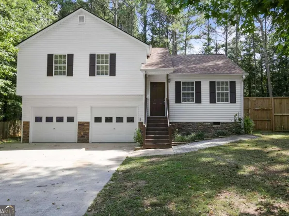 131 Country Cottage Cir, Carrollton, GA 30116