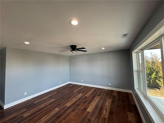 5th image of 173 Bald Eagle Dr