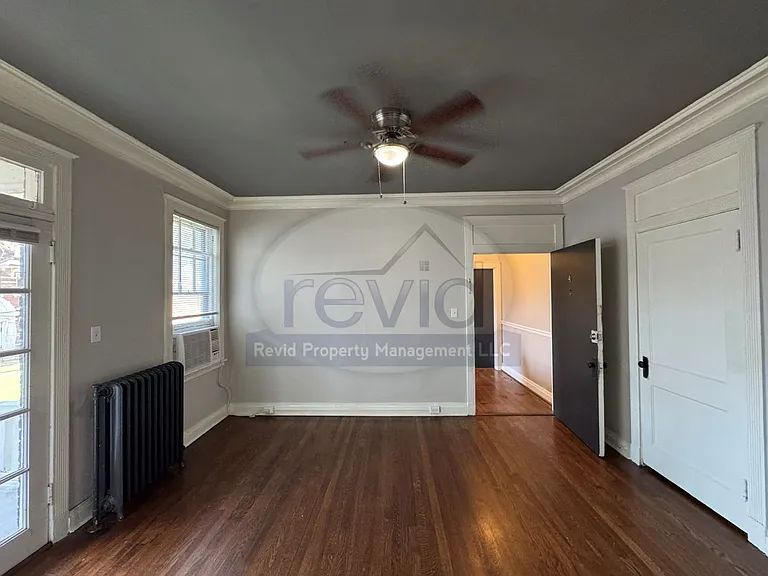 The Broadmoor Apartments — Photo 24