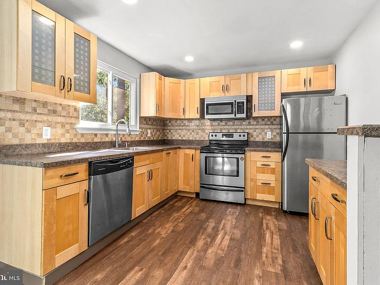 309 California Trl — Photo 9