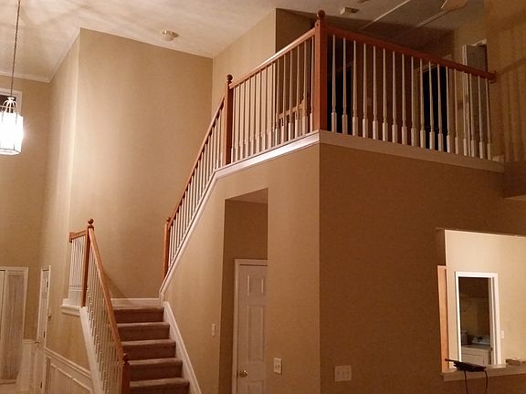 3rd image of 290 Lazy Willow Ln