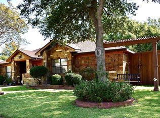 2810 Baron Dr, Garland, TX 75040