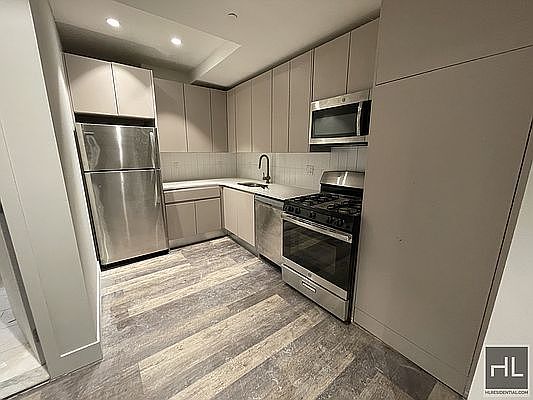 4th image of 590 Bushwick Ave #312
