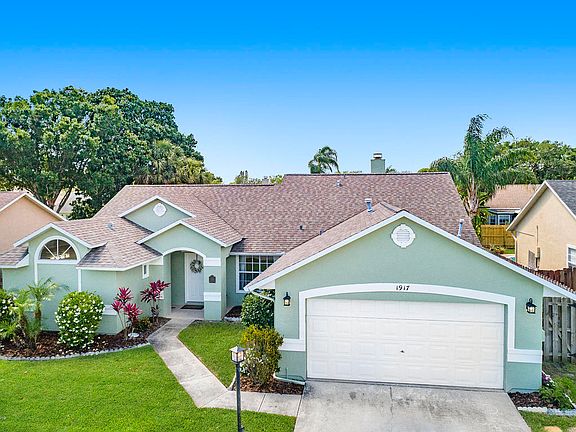 2nd image of 1917 Glen Meadows Cir