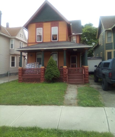 1st image of 2002 Holmden Ave
