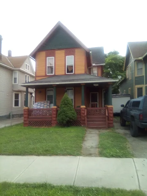 2002 Holmden Ave photo 1