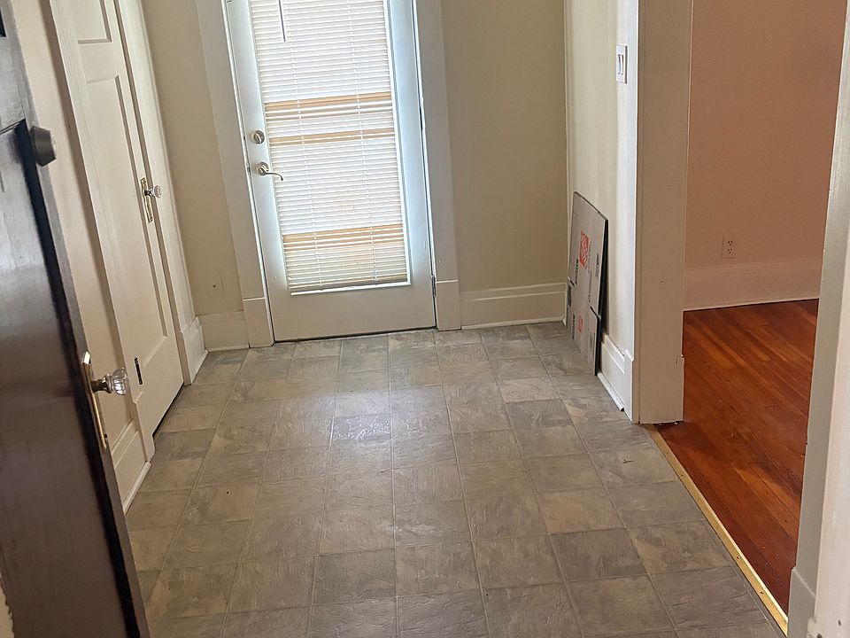 1st image of 1823 Willow Ave