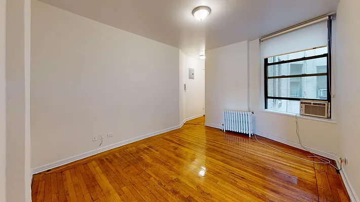 Rented by Bond New York | media 12