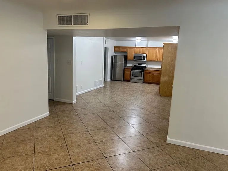 1746 W Thomas Rd — Photo 3