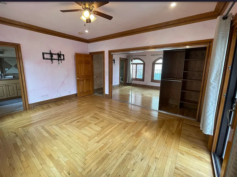 4266 Hillcrest Dr — Photo 22