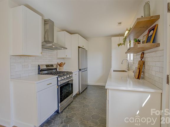 5th image of 21 Kilkenny Dr