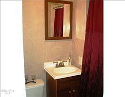 4th image of 7901 Garden Dr N