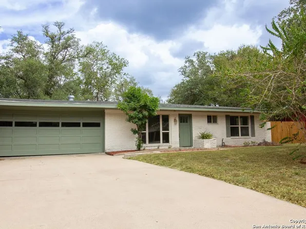 905 E Inez, Beeville, TX 78102
