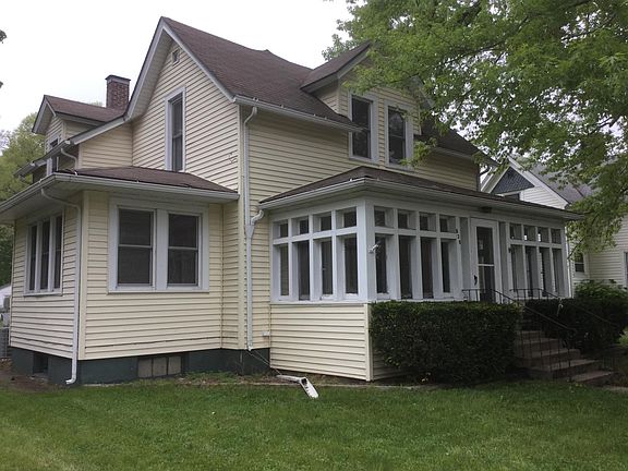 2nd image of 638 E 4th St