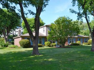 210 White Oak Dr, Greenfield, IN