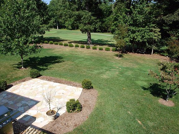 5th image of 24 Thames Ct