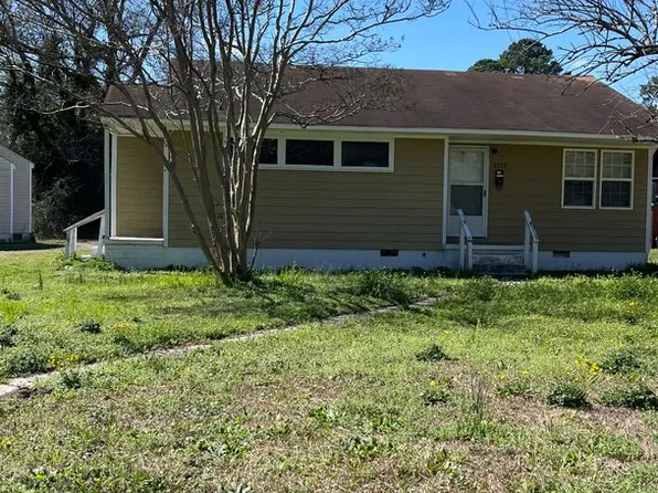 2228 Briarfield Rd, Kinston, NC 28501