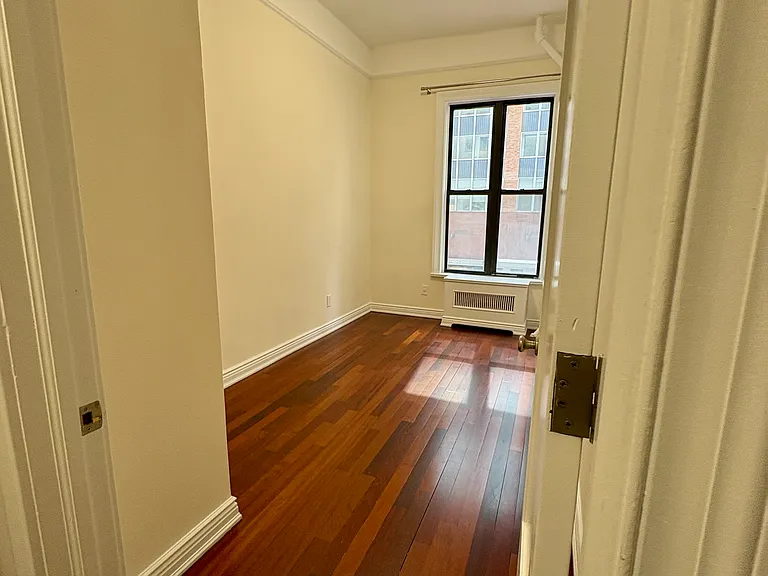 115 W 57th St #3F — Photo 8