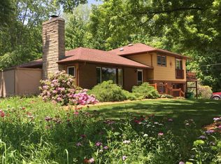 55136 Indian Trl, Eau Claire, MI 49111