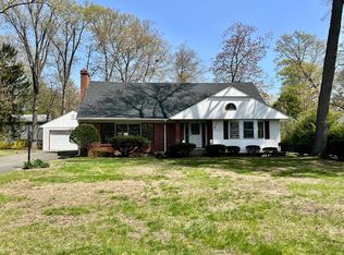 113 Osceola Ln, Longmeadow, MA 01106