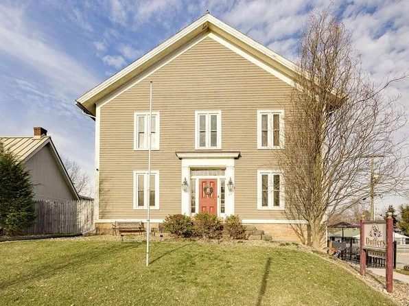 39 N Main St, Fredericktown, OH 43019