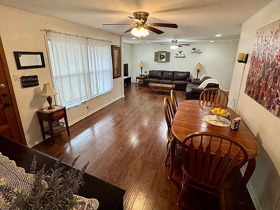 3rd image of 3242 Melinda Ln