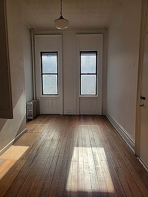5th image of 661 Metropolitan Ave APT 1R