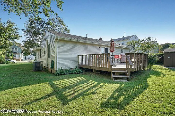 81 Berry Pl — Photo 10