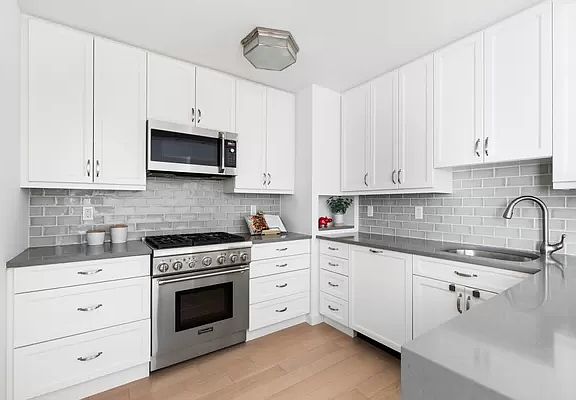 3rd image of 61 W 62nd St APT 7M