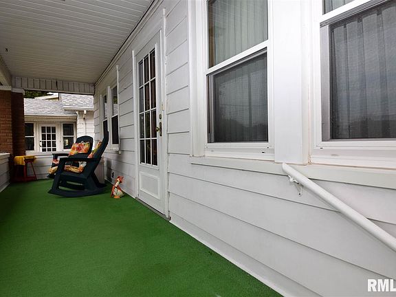 2nd image of 811 E Gift Ave