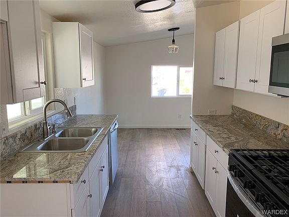 5th image of 1632 Nottingham Drive