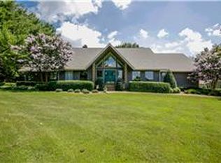 135 Hickory Hill Dr, Estill Springs, TN 37330