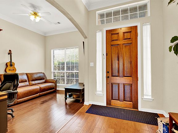 5th image of 4821 Bellflower Way