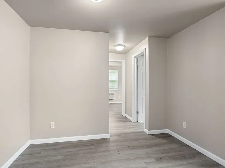 2025 Eastman Ave — Photo 3