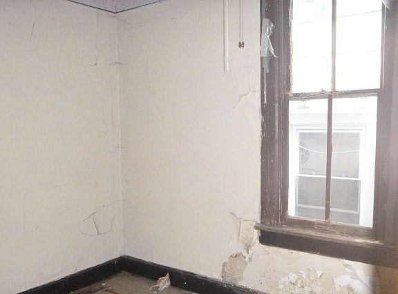 3rd image of 5127 S Artesian Ave