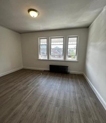 4th image of 2746 Yates Ave