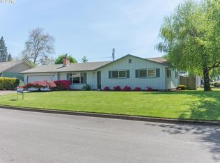 2145 Viewmont Ave, Springfield, OR 97477