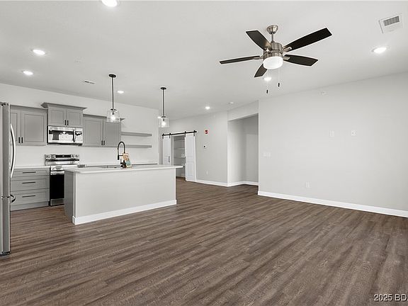 2nd image of 104 Sierra Bay Dr #3F
