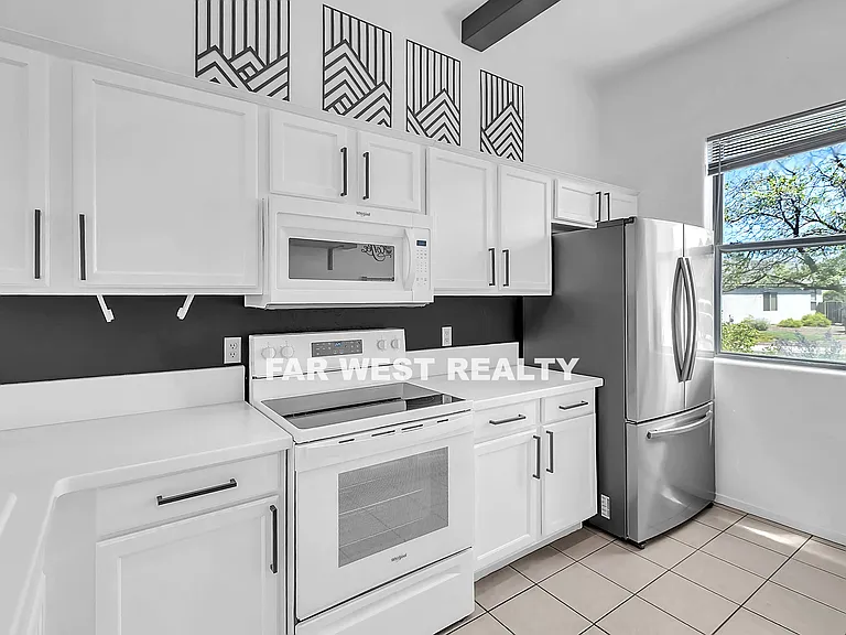 5251 N Celestine Ct — Photo 7