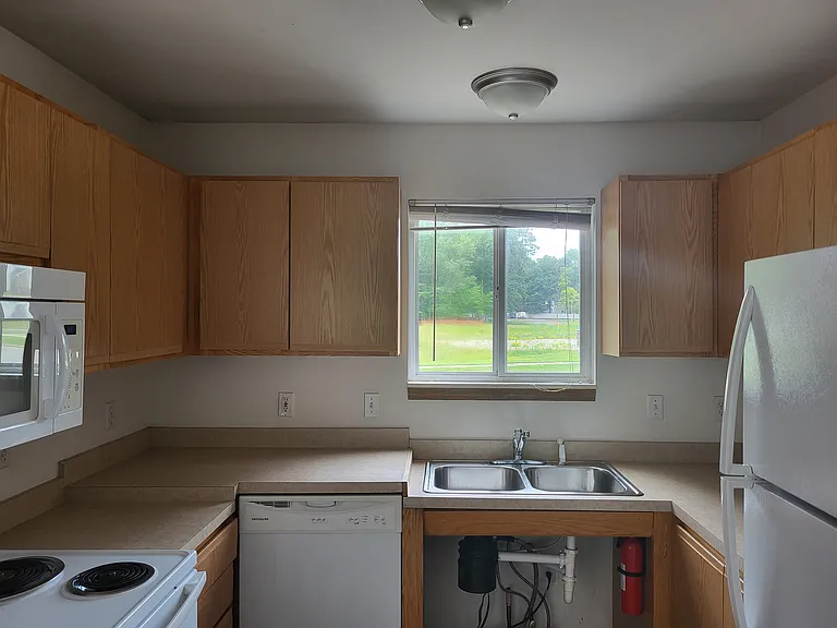 4915 Universal Dr #2 — Photo 6