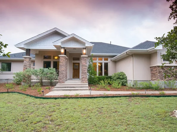 240 N Showhorse Dr, Liberty Hill, TX 78642