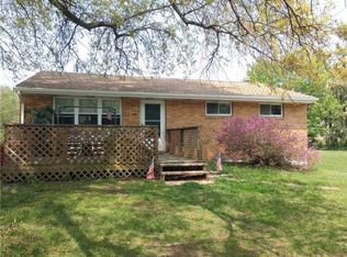 136 Jo Deener Dr, Zelienople, PA 16063