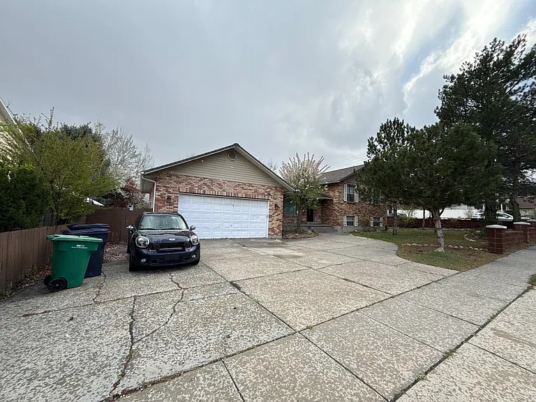 1712 E Wasatch Blvd — Photo 1