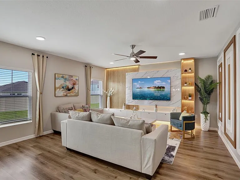 2405 Oakwood Ln — Photo 8