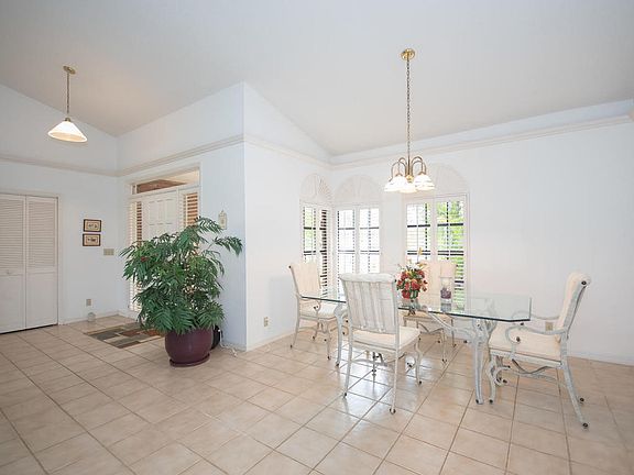 3rd image of 9413 Calliandra Dr