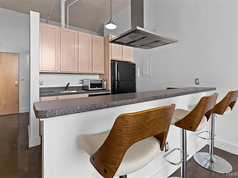6533 E Jefferson Ave #604 — Photo 9