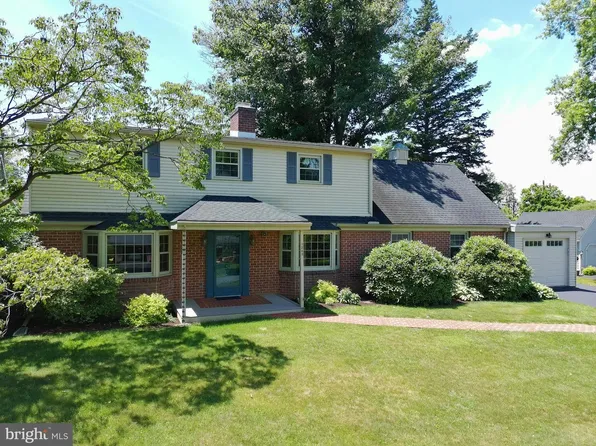 1248 Cherry Tree Ln, Chambersburg, PA 17202
