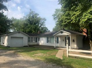 220 Clarence Dr, Saint Charles, MO